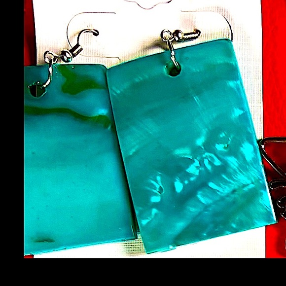 🏷️ BNWT TURQUOISE METALLIC EARRINGS~SHIMMERING CHUNKY RECTANGLES~BOHO CHIC - Picture 3 of 3